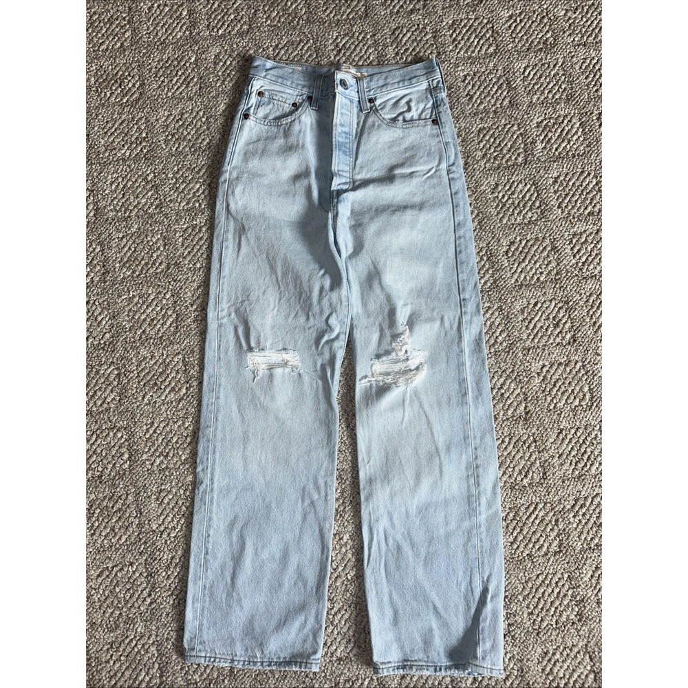 Womens Levi's Ribcage Straight Ankle Jeans 25 Light Wash Distressed Premium EUC - Picture 1 of 8